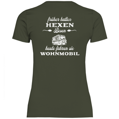 Früher hatten Hexen Besen. Heute fahren sie Wohnmobil - Backprint Frauen Shirt
