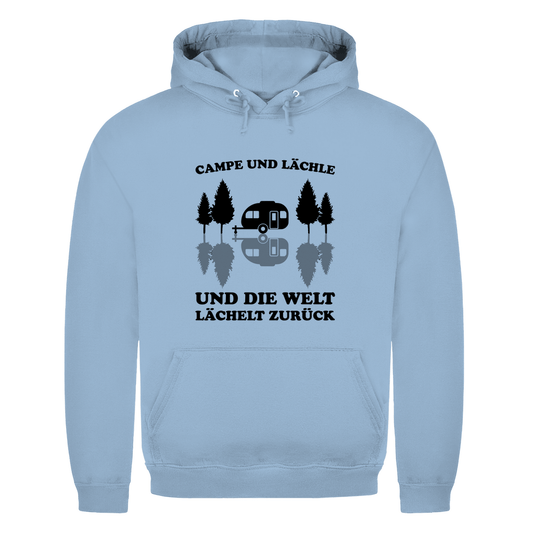 Campe und lächle - Männer Hoodie - Campingfamilie.de