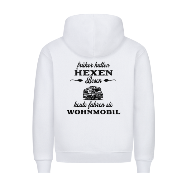 Früher hatten Hexen Besen. Heute fahren sie Wohnmobil - Backprint Hoodie für Camperinnen