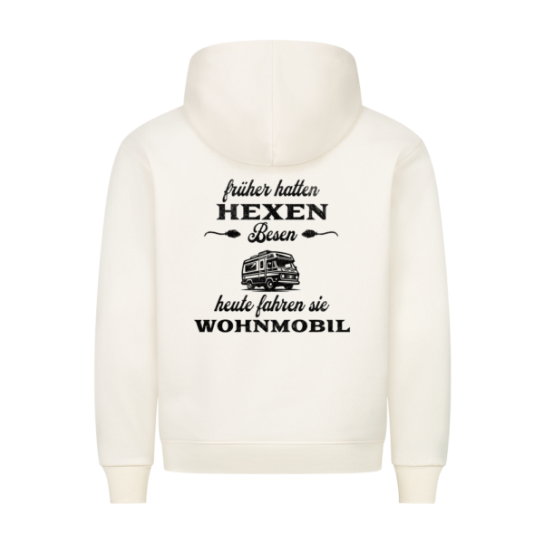 Früher hatten Hexen Besen. Heute fahren sie Wohnmobil - Backprint Hoodie für Camperinnen