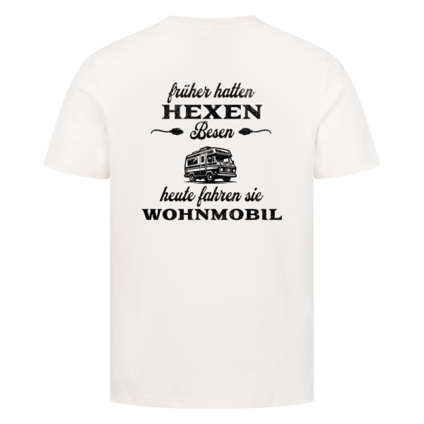 Früher hatten Hexen Besen. Heute fahren sie Wohnmobil - Backprint Shirt für Camper